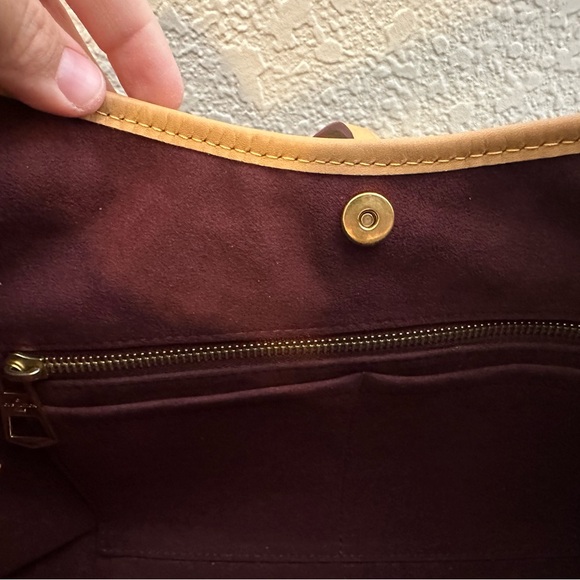 Louis Vuitton CarryAll PM - Picture 8 of 17